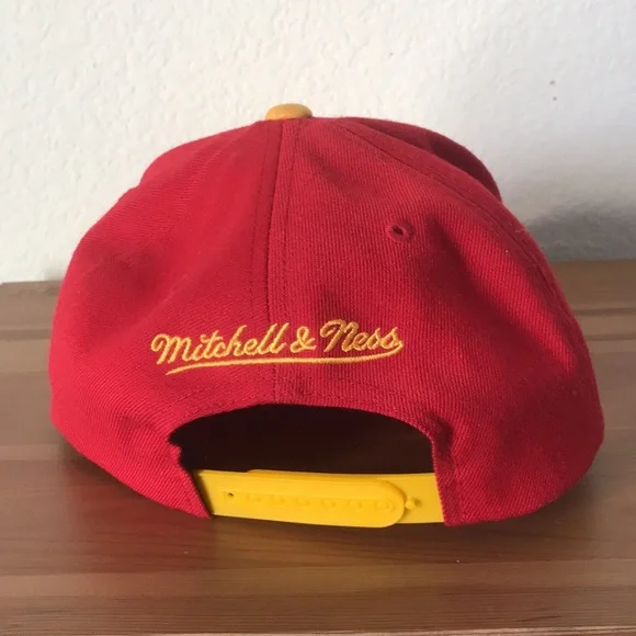OFFICIAL Mitchell and Ness Throwback Houston Rockets SnapBack Hat - Picture 4 of 5